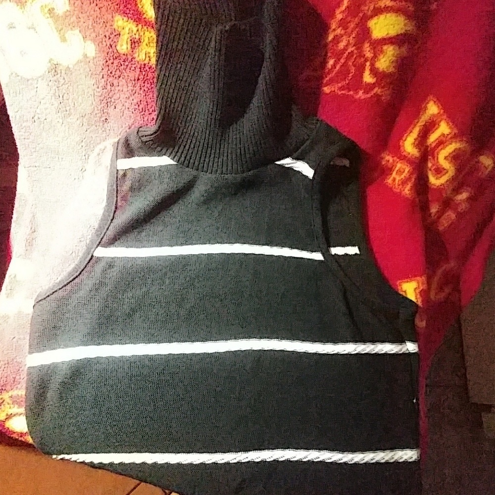 KNITTED TURTLE NECK STRIPPED TOP